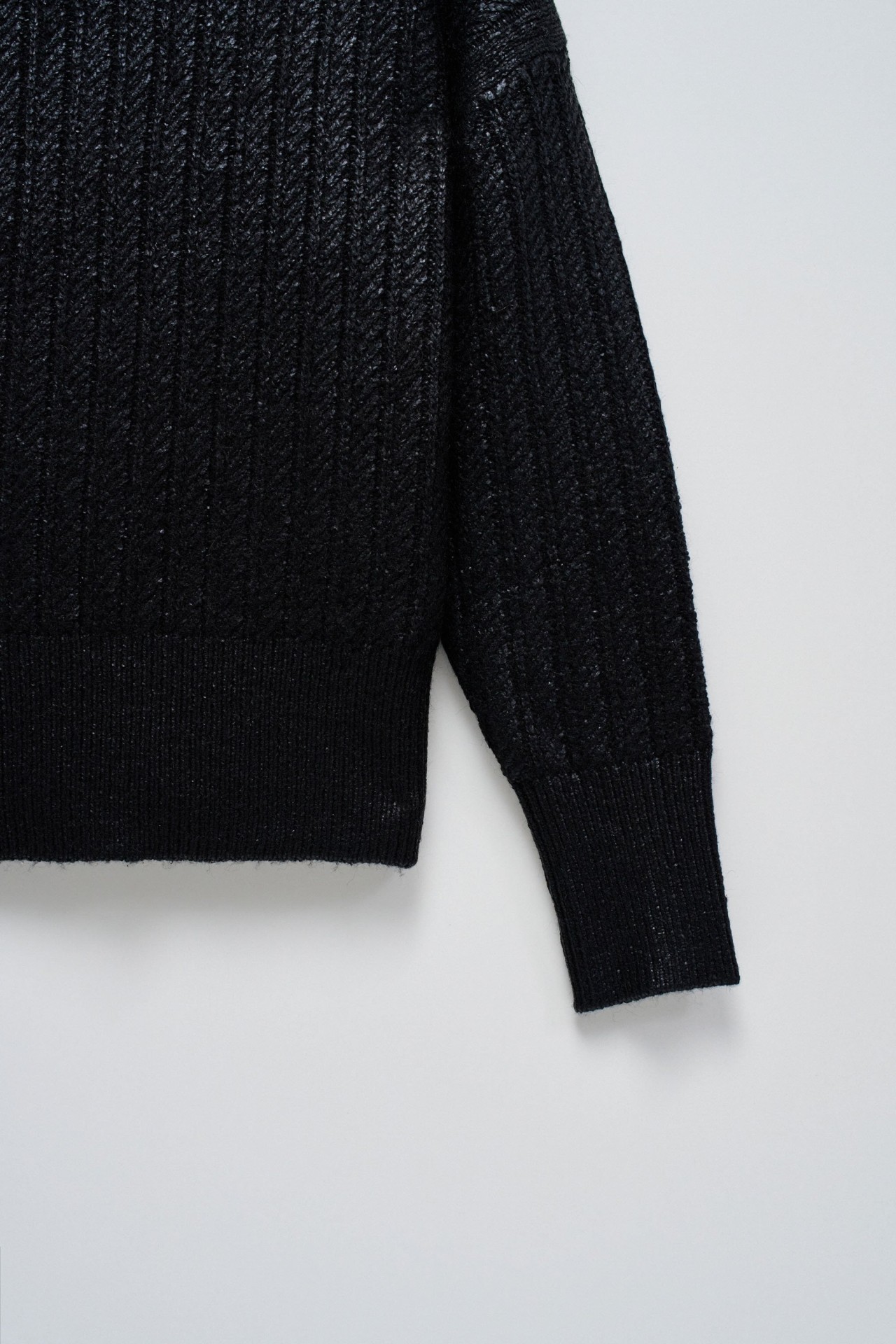 HALF TURTLENECK SWEATER