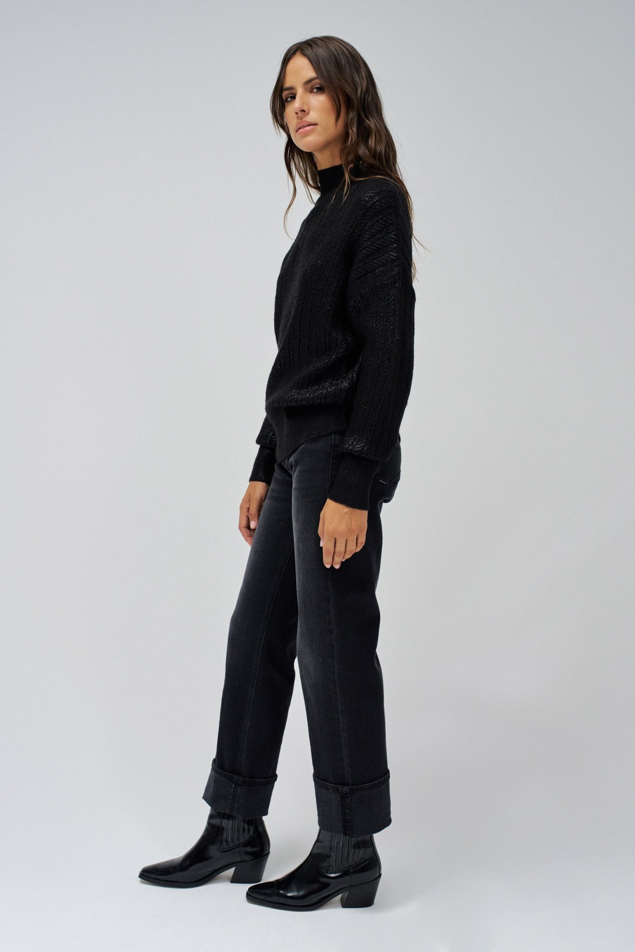 HALF TURTLENECK SWEATER