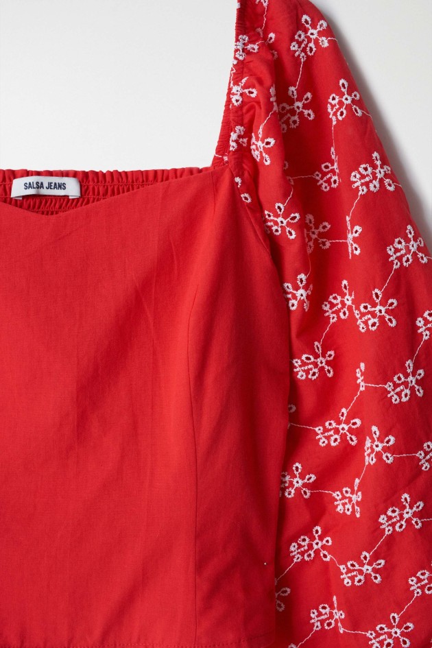 BLUSA COM MANGAS EM BORDADO INGLÊS