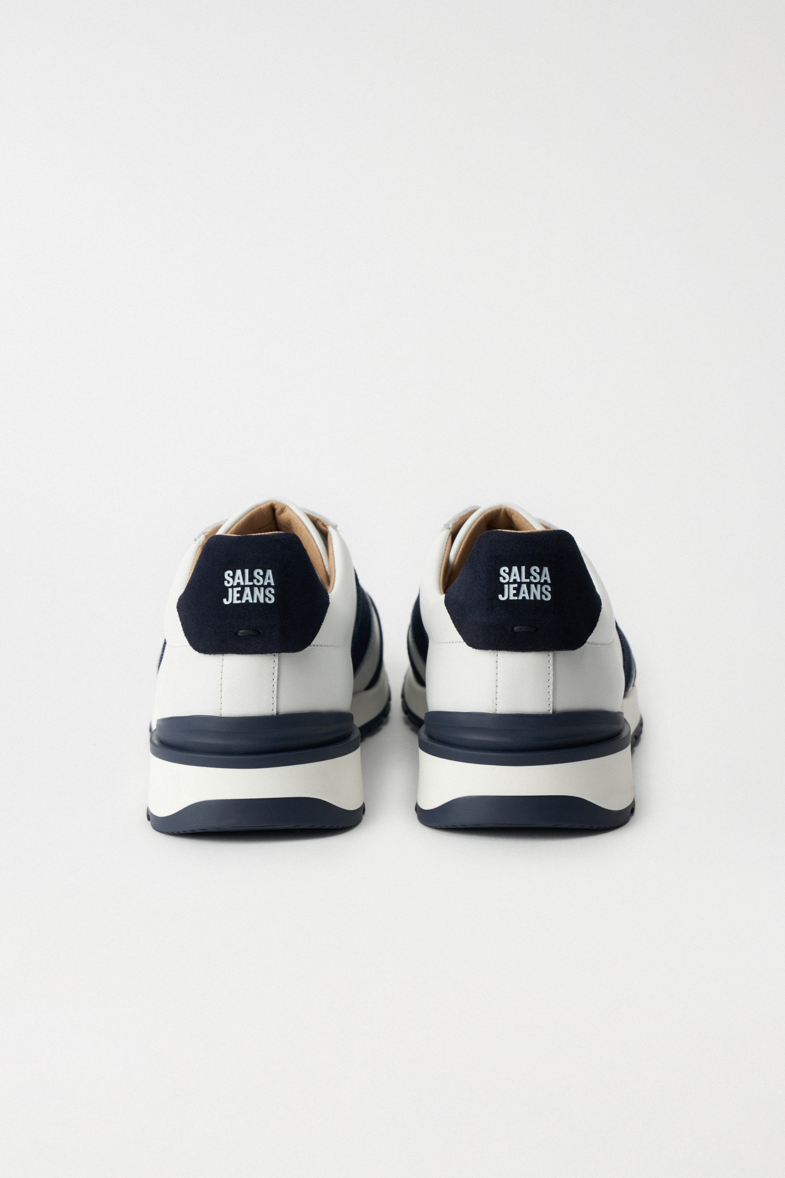 ZAPATILLAS CON DETALLES EN DENIM