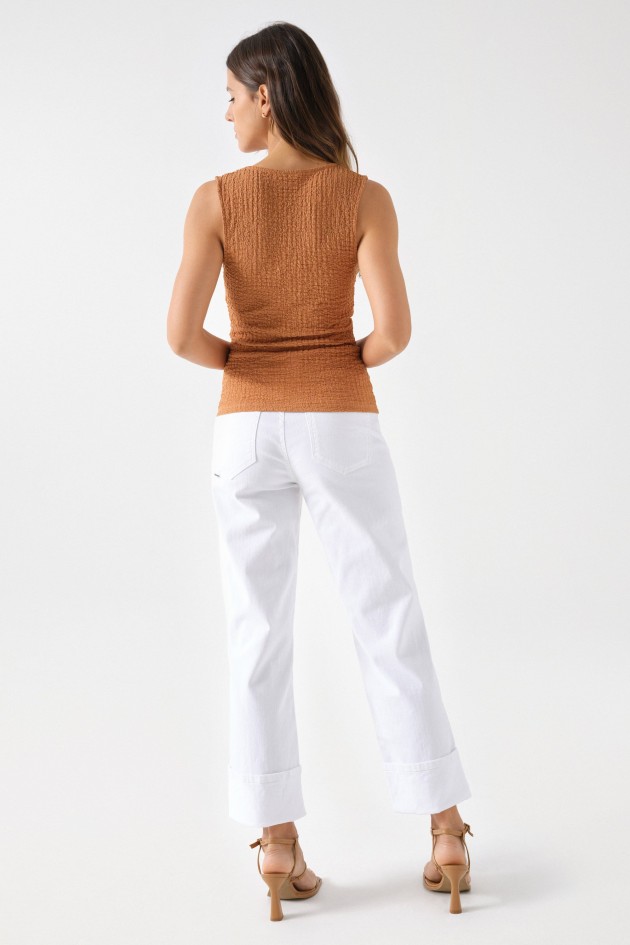 TOP DECOTE ASSIMÉTRICO COM DETALHE METÁLICO