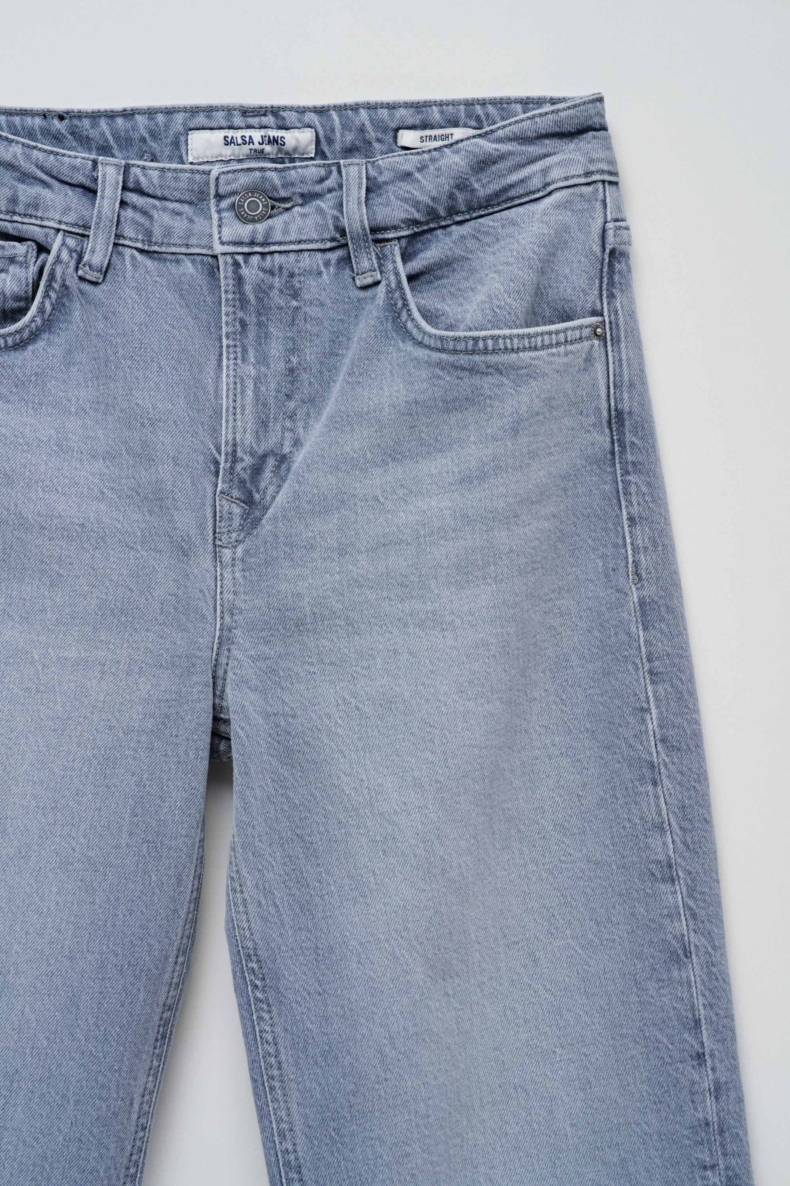 JEANS TRUE STRAIGHT MIT SCHLAG