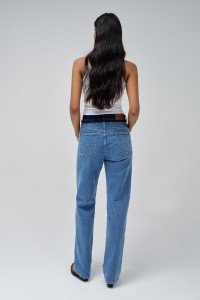 TRUE STRAIGHT JEANS