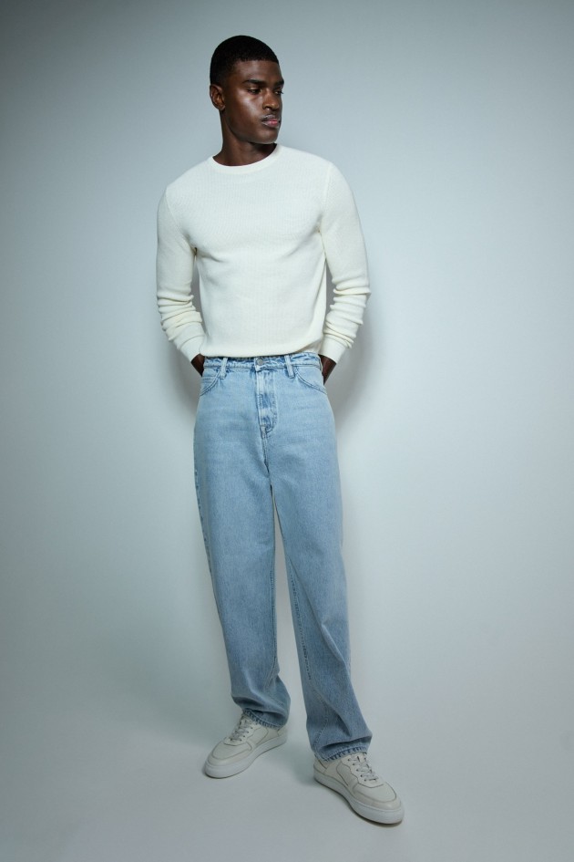 LOOSE STRAIGHT JEANS