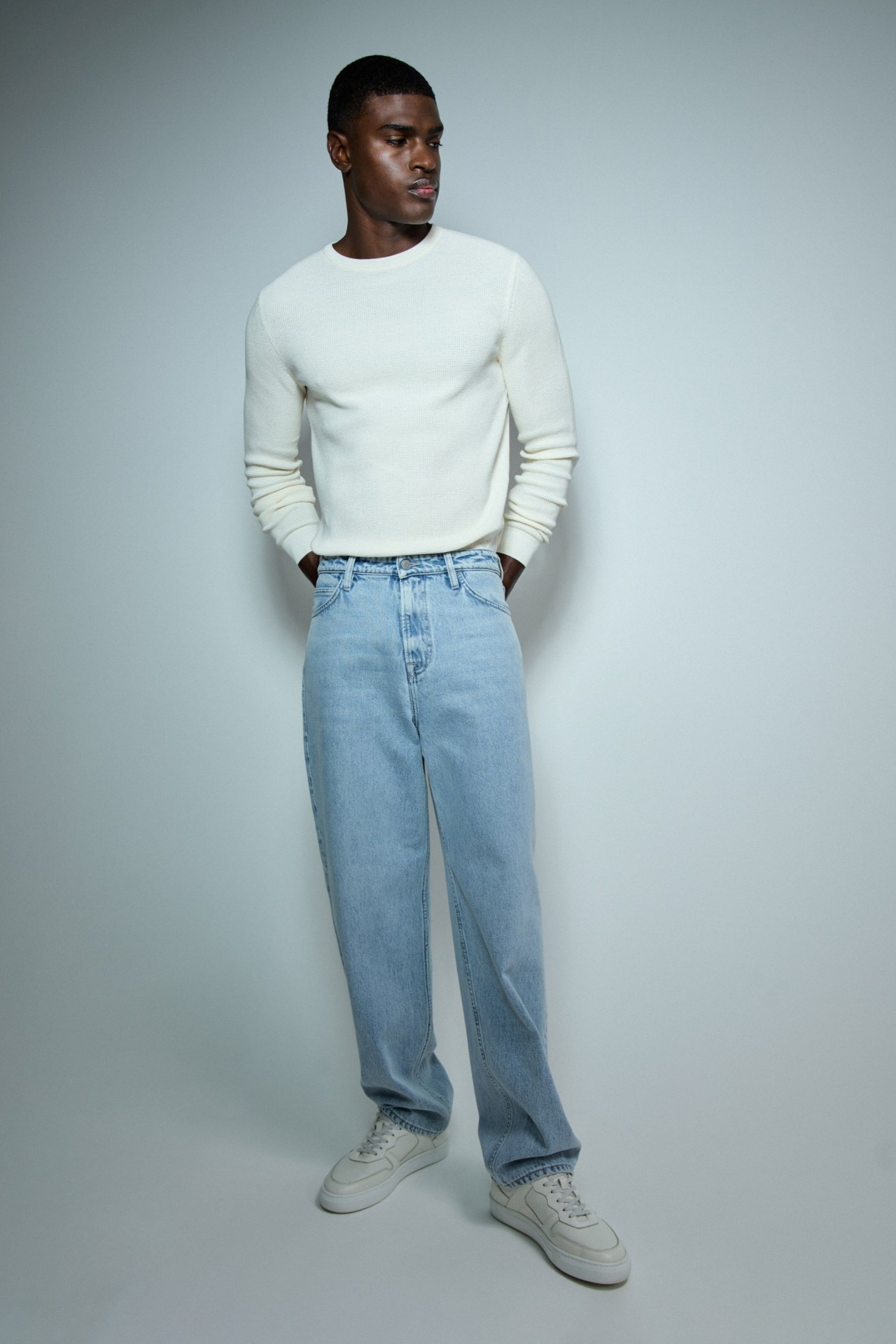 LOOSE STRAIGHT JEANS