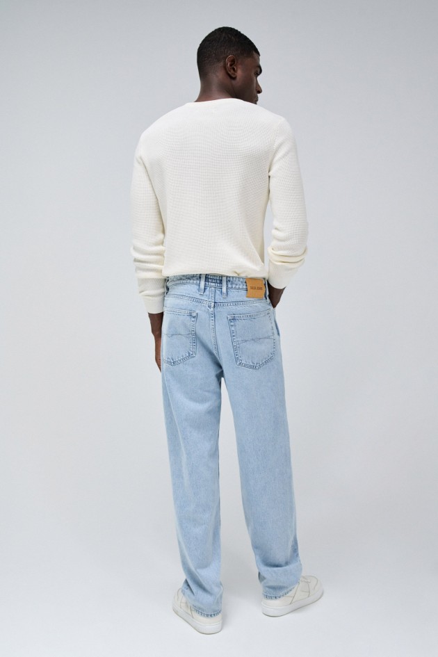LOOSE STRAIGHT JEANS