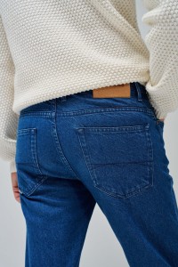 REGULAR JEANS