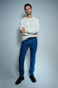 REGULAR JEANS