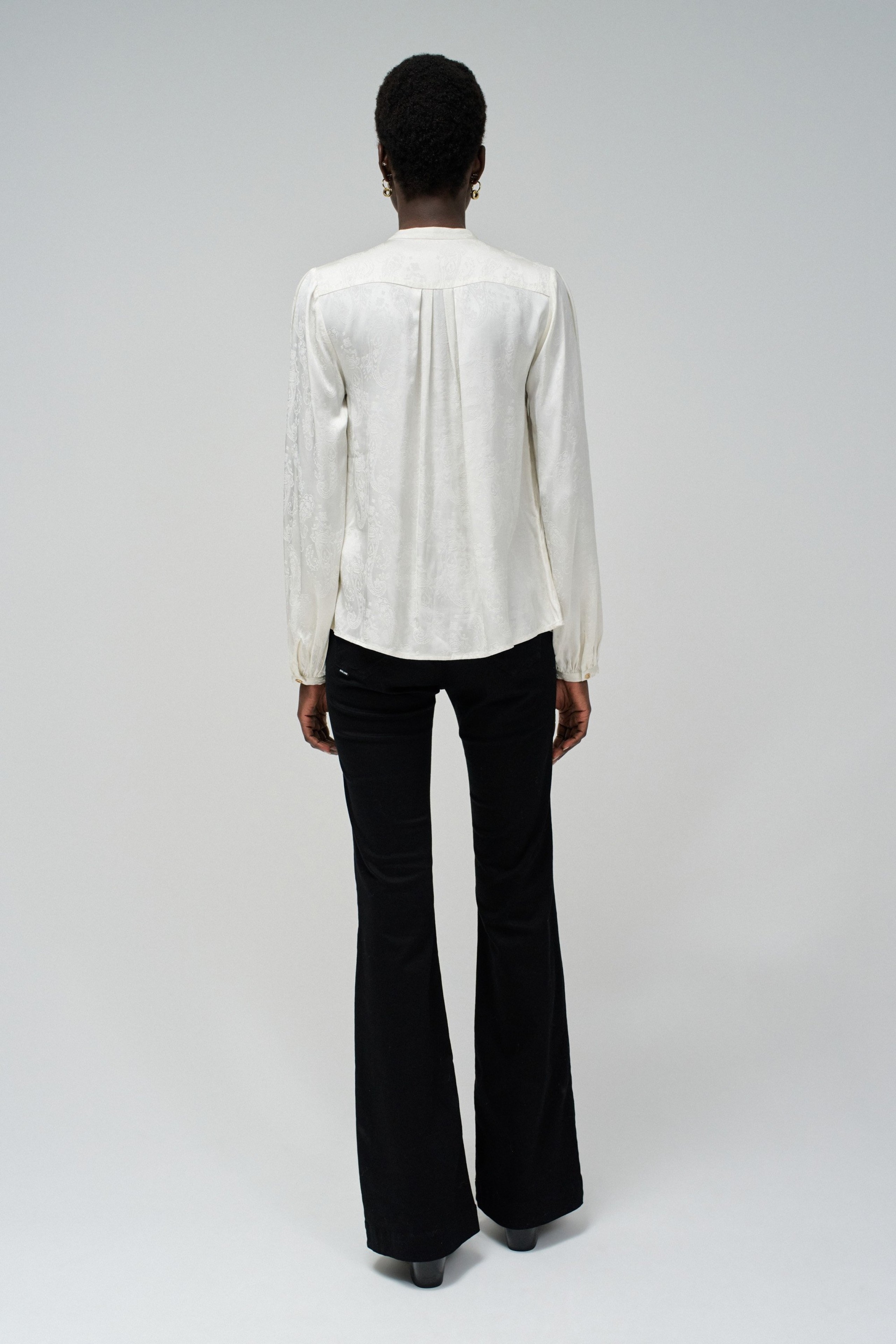 BLUSE MIT SCHLEIFENDETAIL