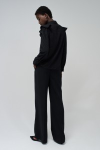 BLUSE MIT VOLANTS