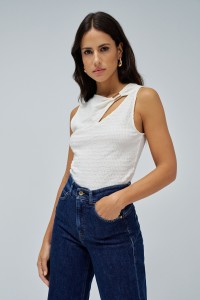 TEXTURED TOP