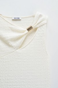 TEXTURED TOP