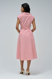 GESTREIFTES KLEID