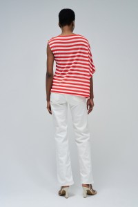 ASYMMETRISCHE TOP MIT STREIFEN