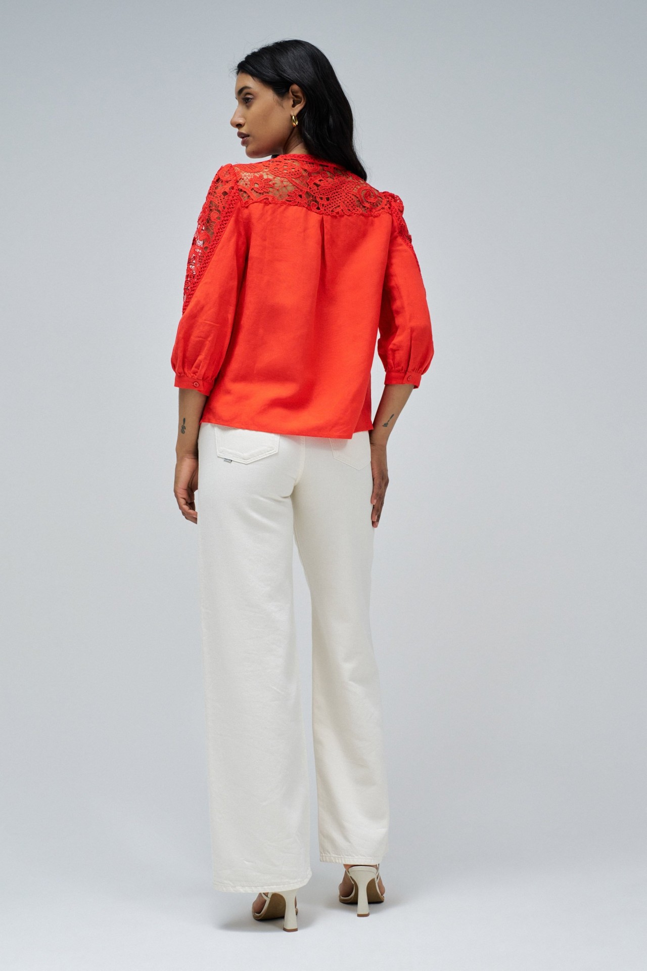 LINEN SHIRT WITH LACE