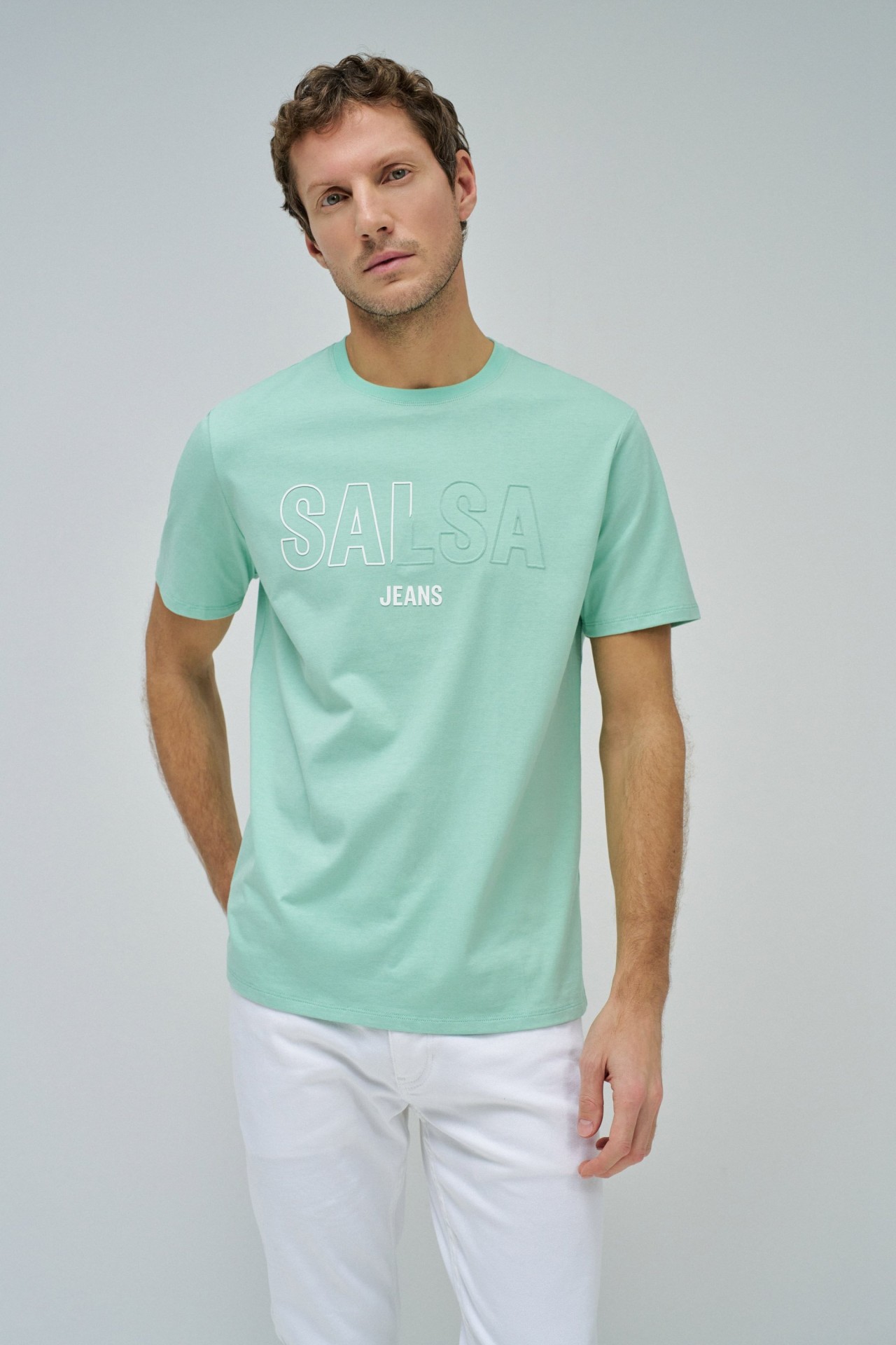 T-SHIRT AVEC LOGO