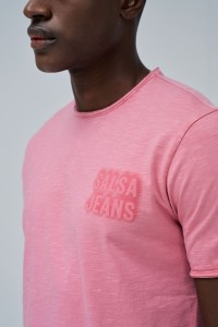 T-SHIRT COM BRANDING