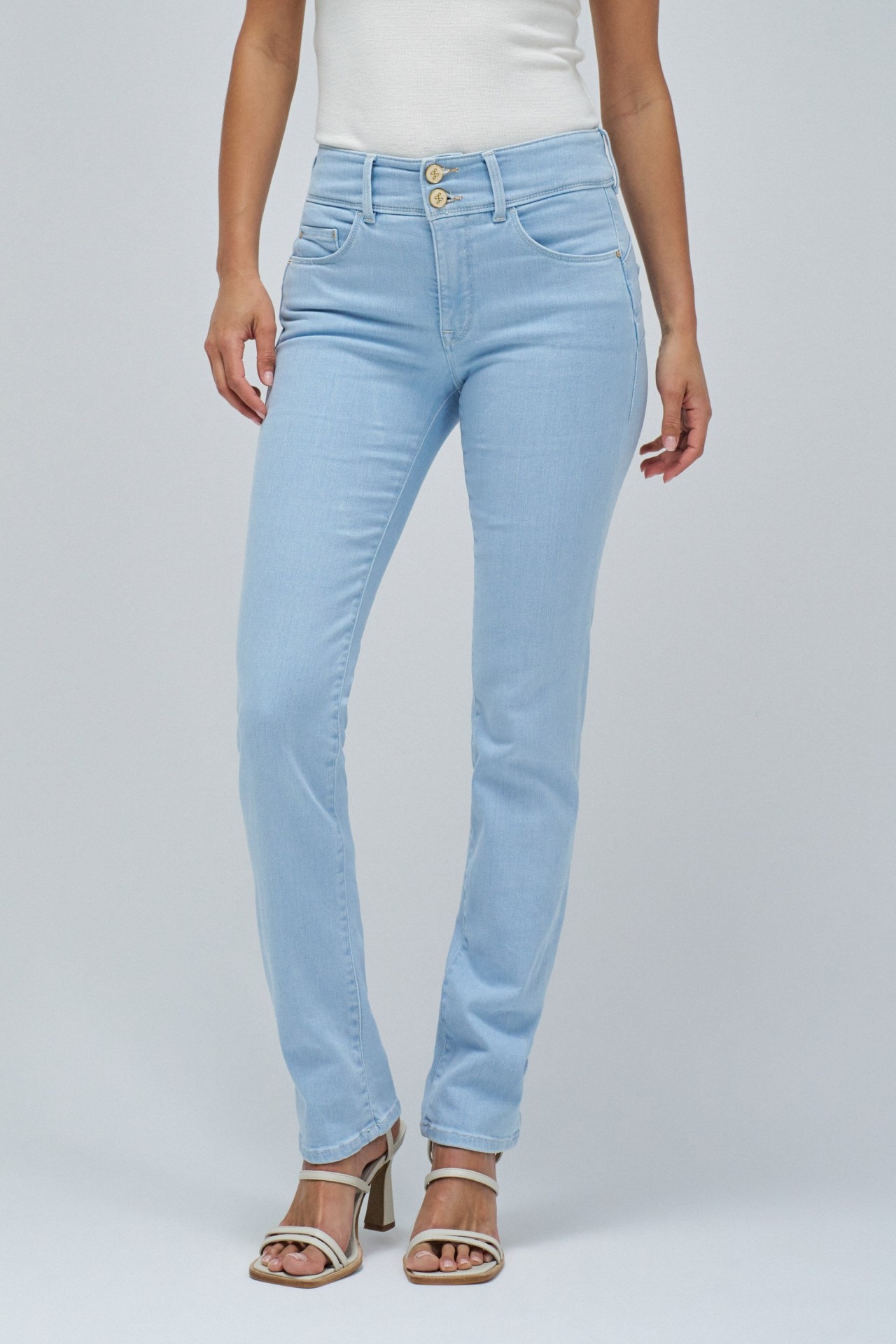 SECRET PUSH IN SLIM JEANS