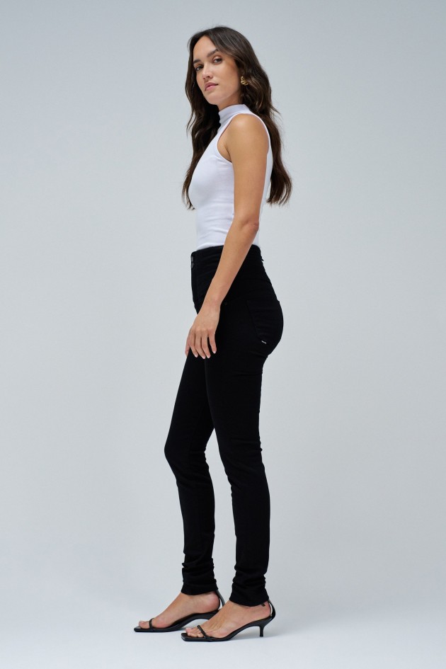 DIVA PUSH IN TRUE BLACK JEANS