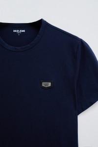 CAMISETA DE ALGODN CON APLIQUE CON BRANDING