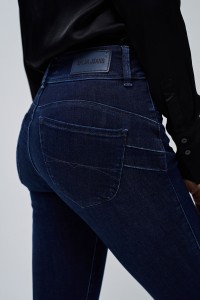 SECRET PUSH IN CROPPED SKINNY WITH PRINT JEANS
