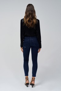 SECRET PUSH IN CROPPED SKINNY WITH PRINT JEANS