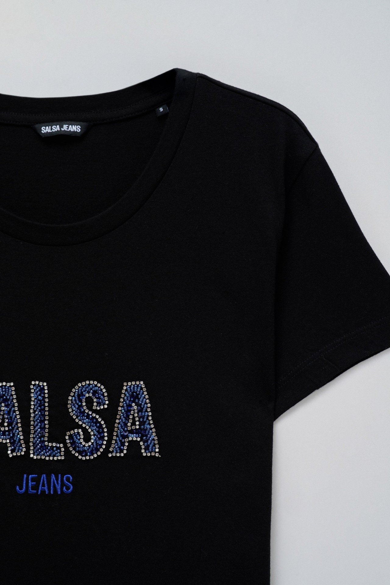 T-SHIRT WITH BRANDING