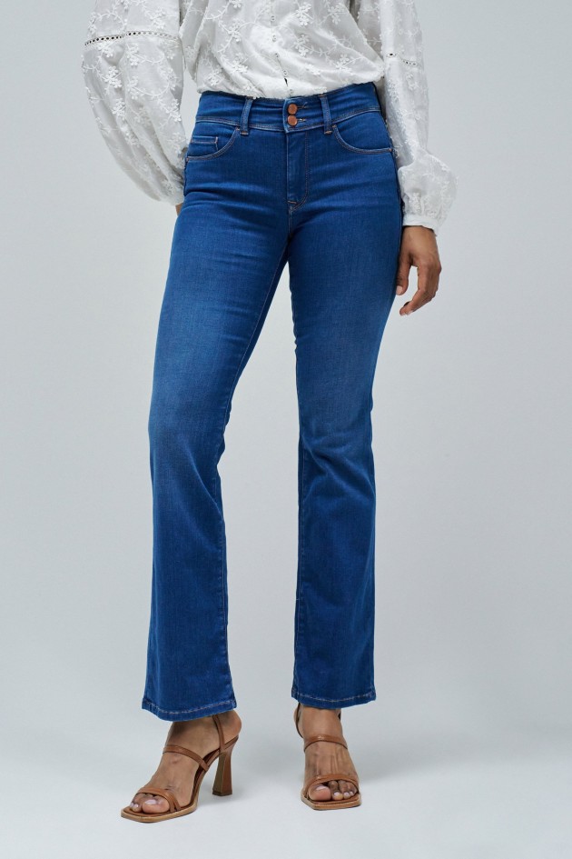 SECRET PUSH IN BOOTCUT JEANS