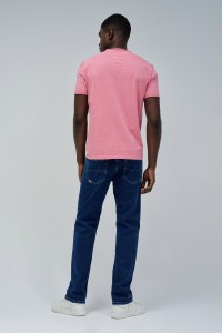 T-SHIRT AVEC LOGO