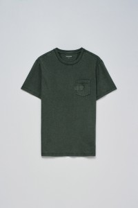 T-SHIRT MIT BRANDING