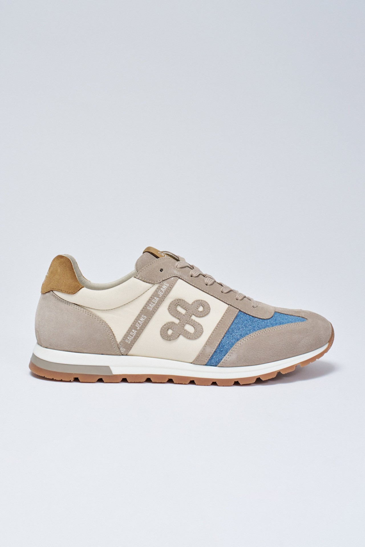 BASKETS EN CUIR