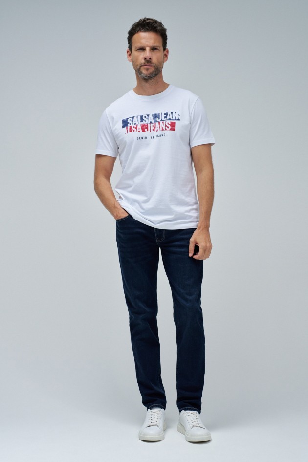 T-SHIRT MIT BRANDING