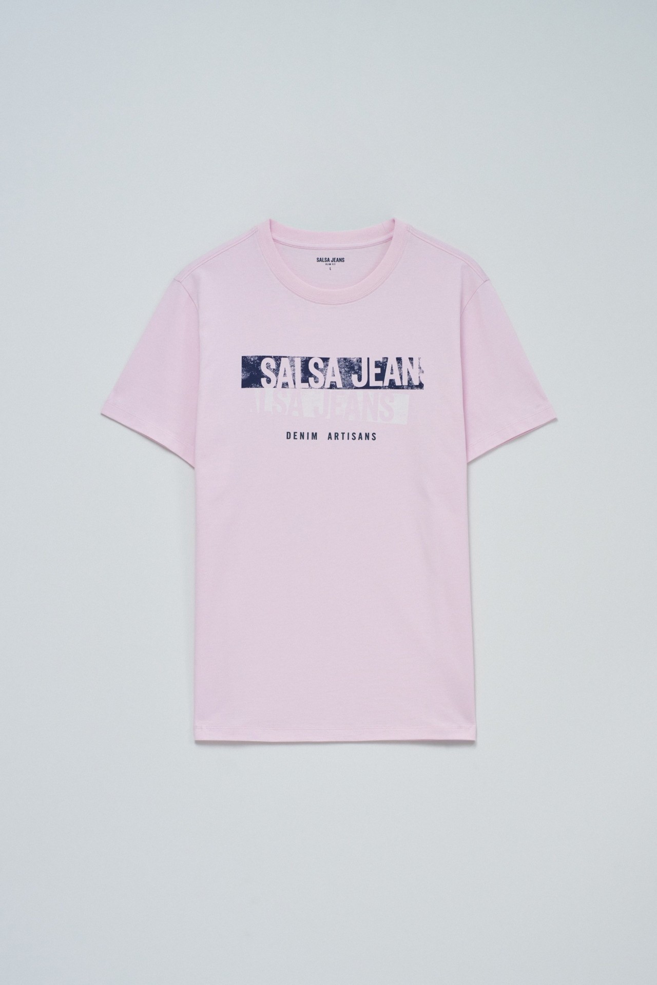 T-SHIRT MIT BRANDING