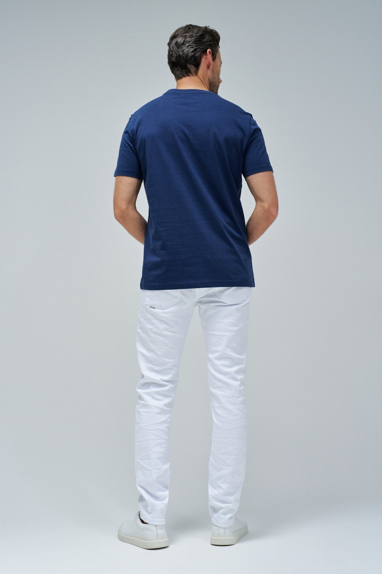 T-SHIRT WITH BRANDING