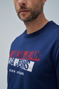 T-SHIRT WITH BRANDING