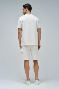 CAMISETA CON LOGO EN RELIEVE