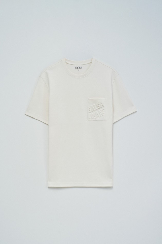 T-SHIRT COM BRANDING EM RELEVO