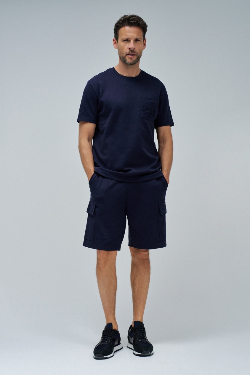 CAMISETA CON LOGO EN RELIEVE