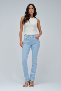 SECRET PUSH IN SLIM JEANS