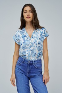 BLUSA COM PADRO FLORAL