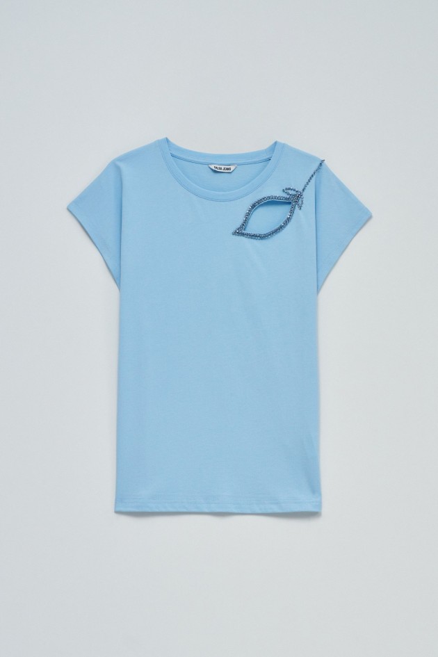 T-SHIRT AVEC DÉCOUPE SUR LA POITRINE