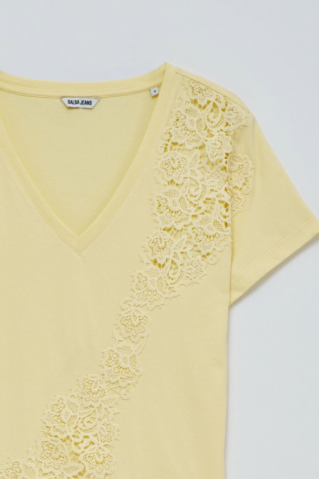 T-SHIRT MIT SPITZE