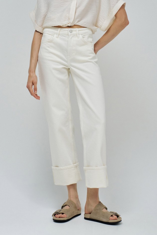 TRUE STRAIGHT JEANS