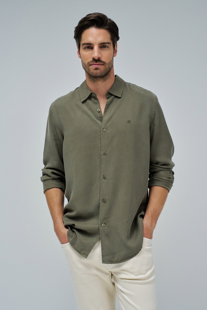 CAMISA EN DENIM LIGERO