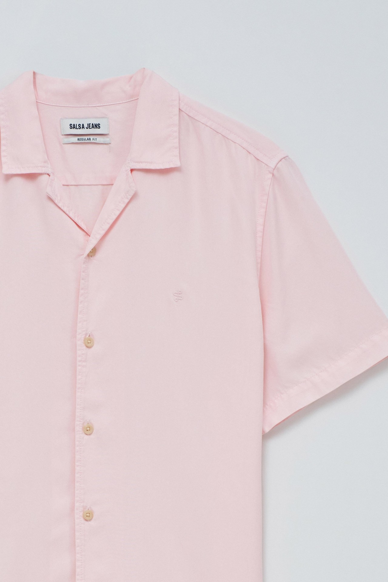 CAMISA EN DENIM LIGERO