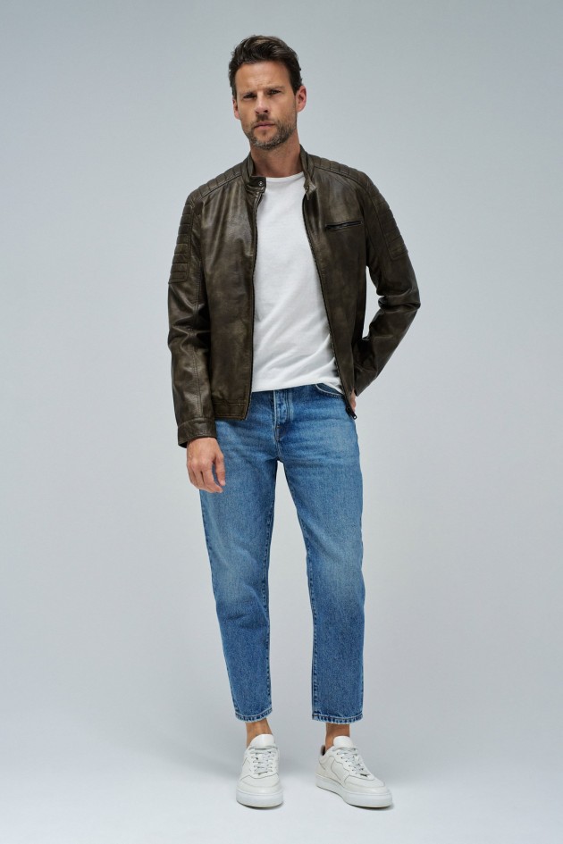 TAPERED FIT JEANS