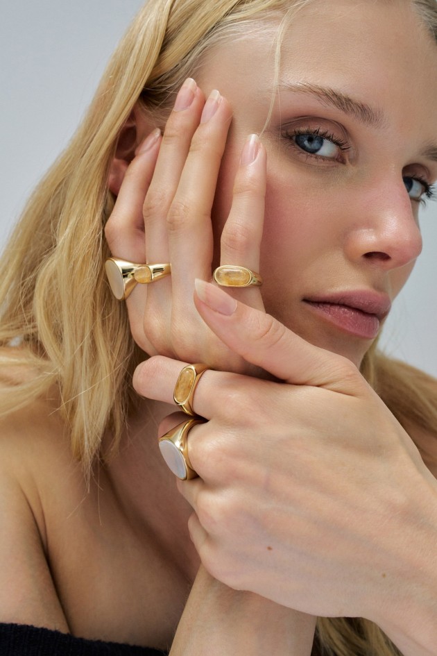 VERSTELLBARER RING MIT STEIN