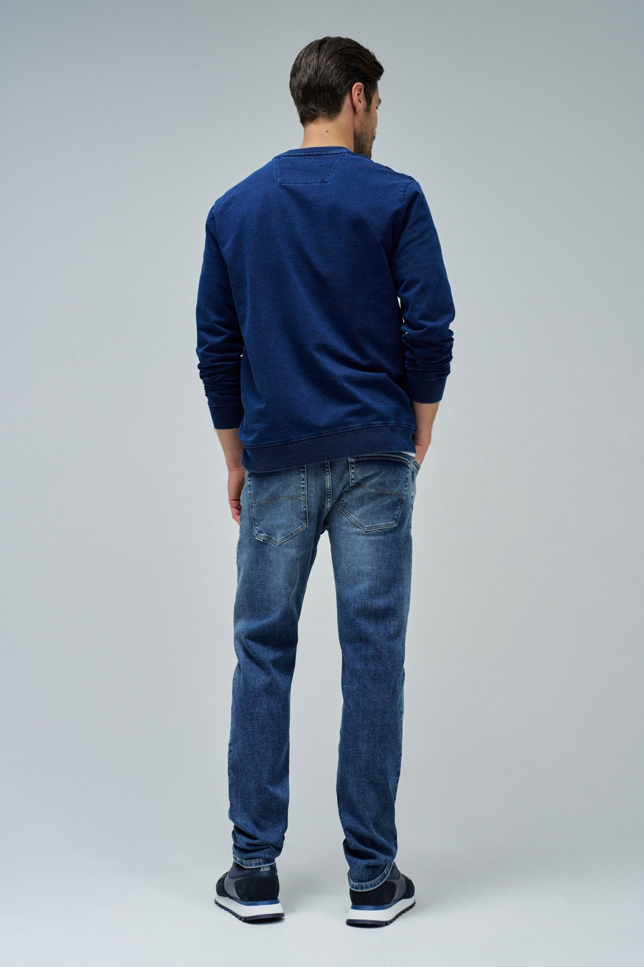 SWEATSHIRT WITH BRANDING