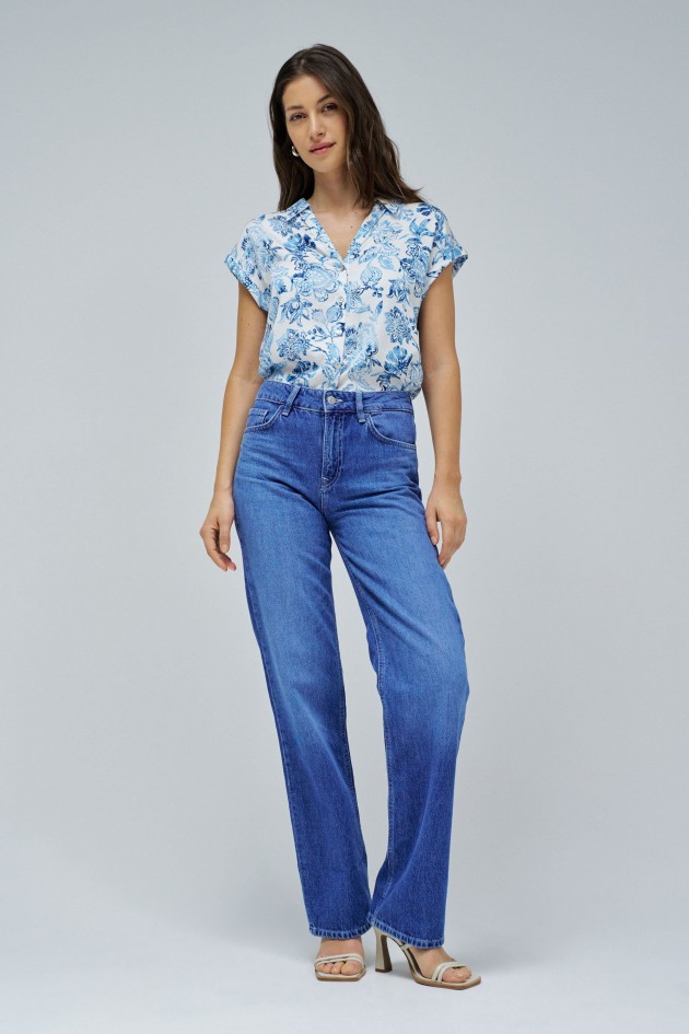 BLUSA COM PADRÃO FLORAL