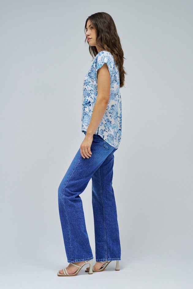 BLUSA COM PADRÃO FLORAL